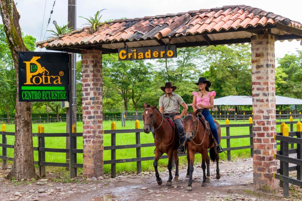 Hotel Campestre La Potra Apiay 외부 사진